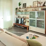 Апартаменты Serena House *