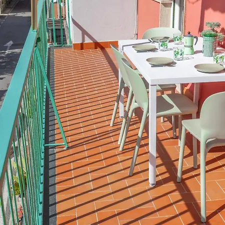 아파트 Serena House